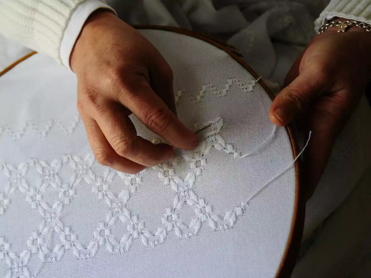 proceso bordado a mano Ao Po´i