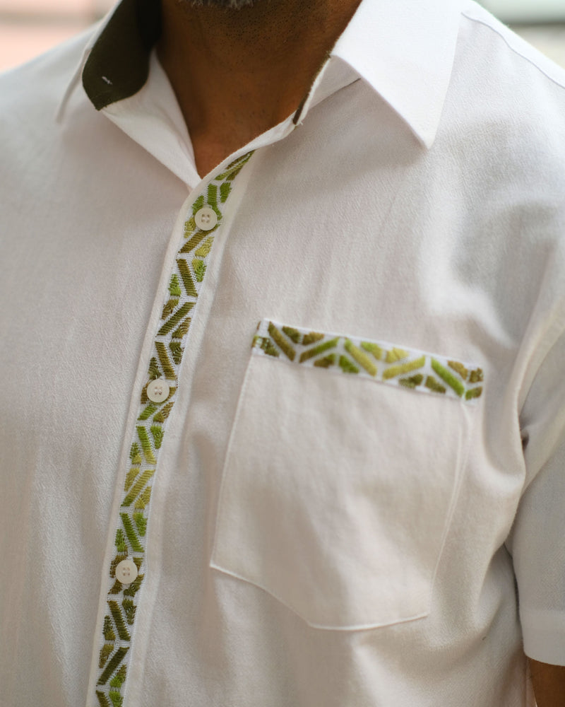 Camisa Bolsi Blanco c/ Verde Matizado