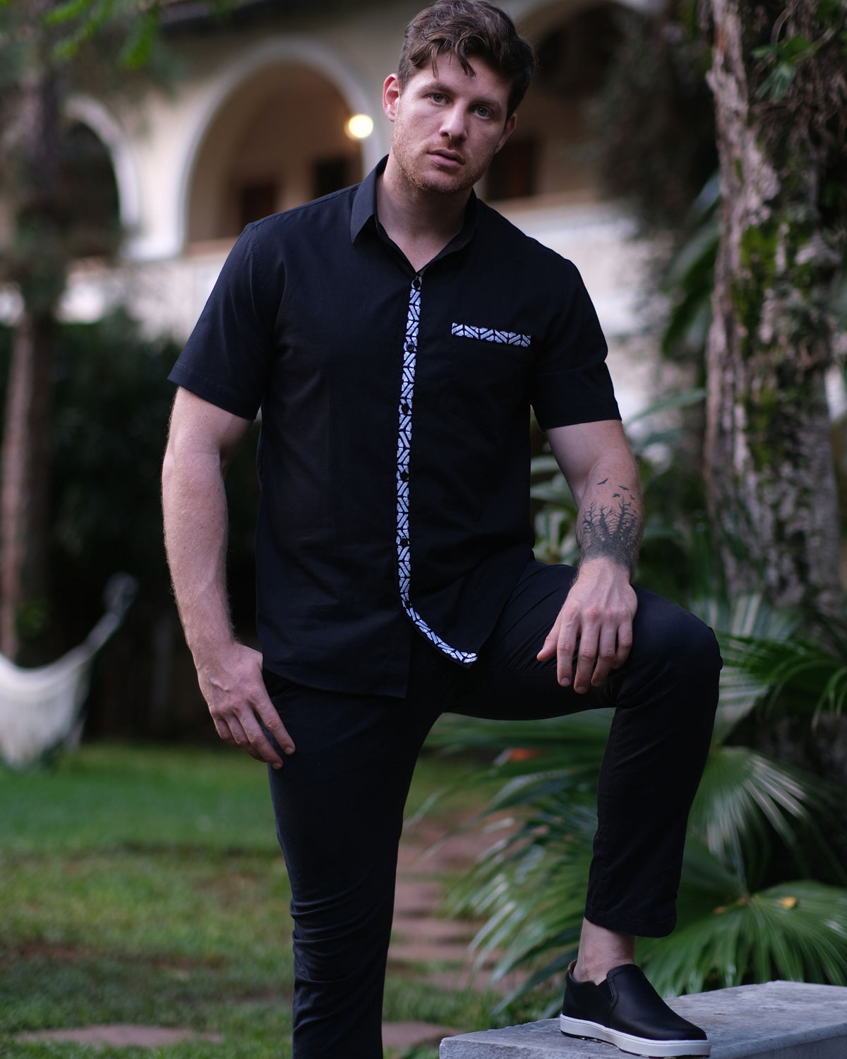 Camisa Bolsi Negro c/ Blanco