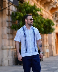 Guayabera de linho azul marinho