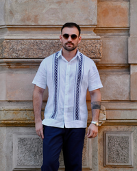 Guayabera de linho azul marinho