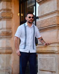 Guayabera de linho azul marinho