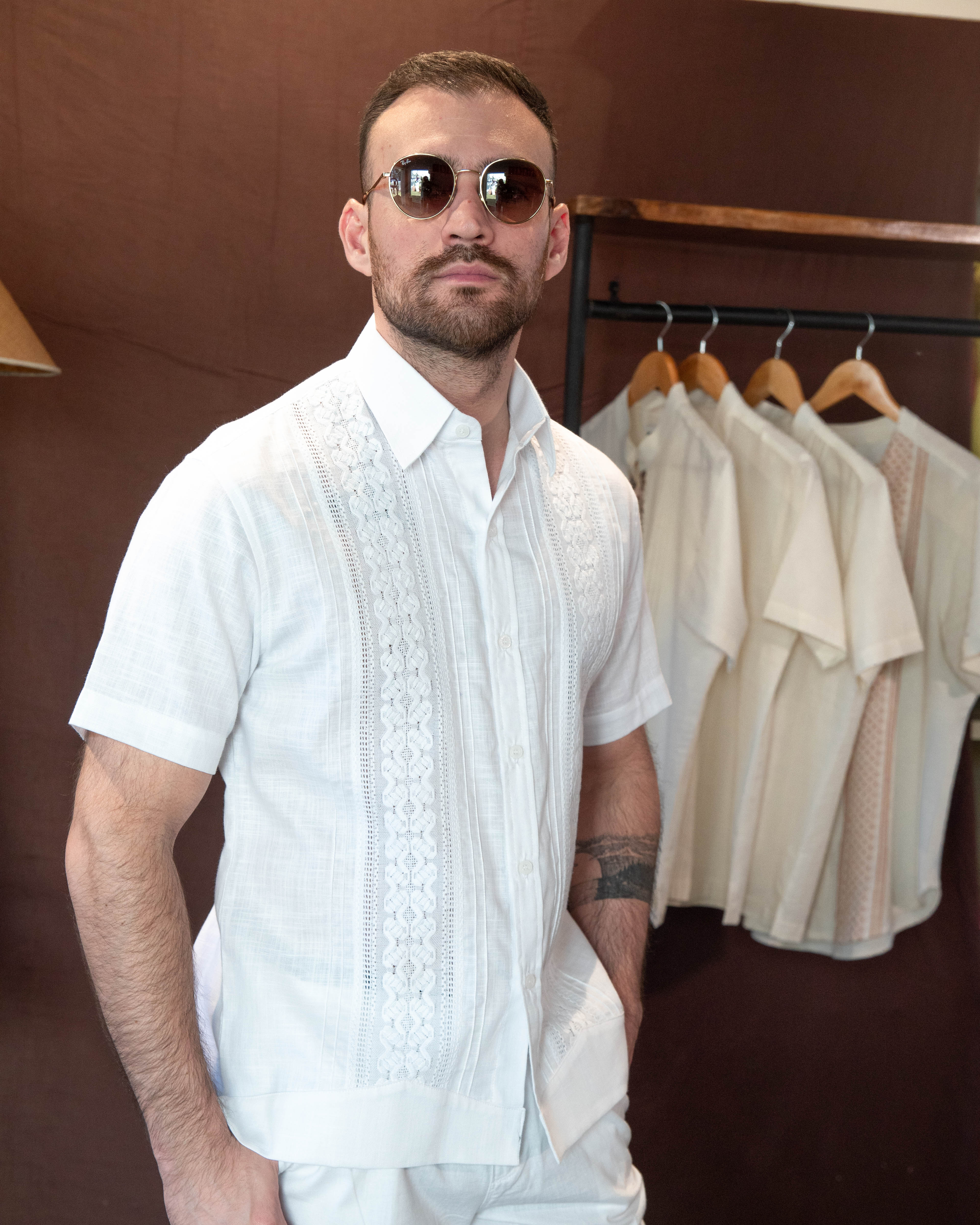 Guayabera lino sale